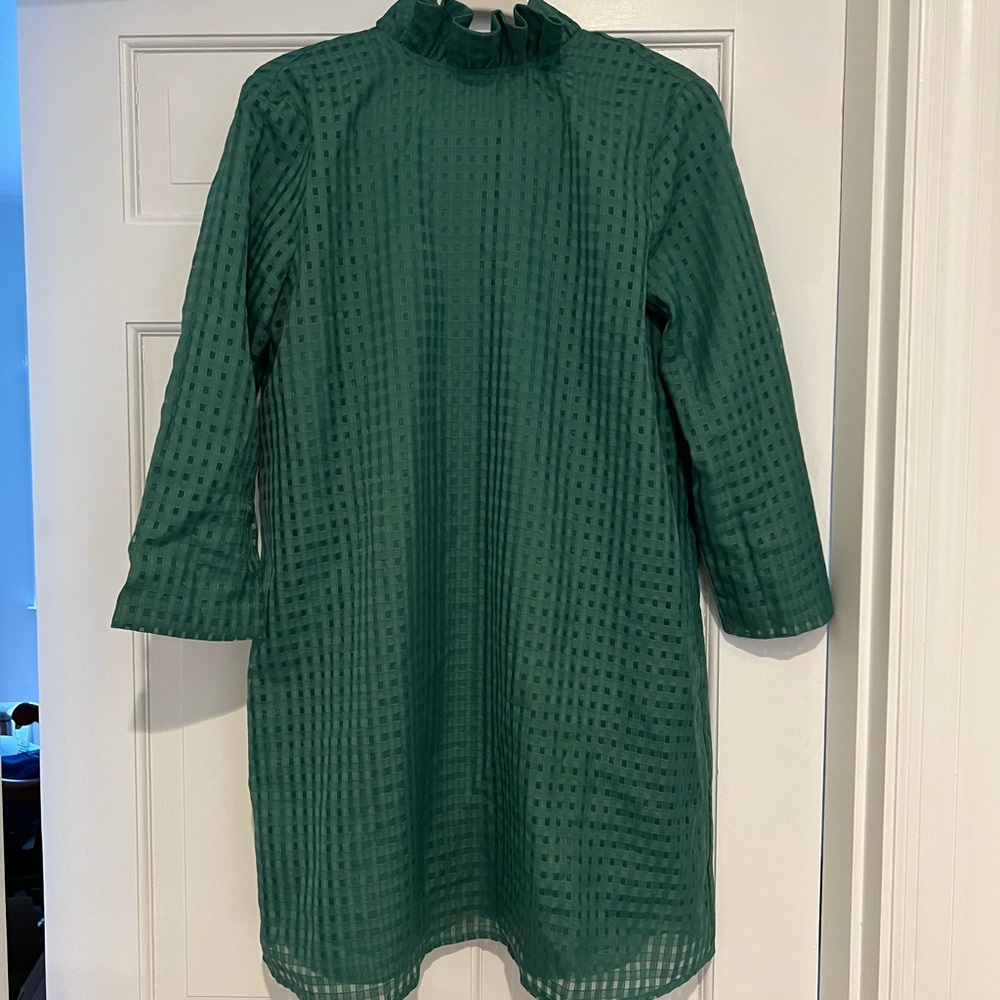 Kelly green textured Tuckernuck Blythe Dress with sleeves size M